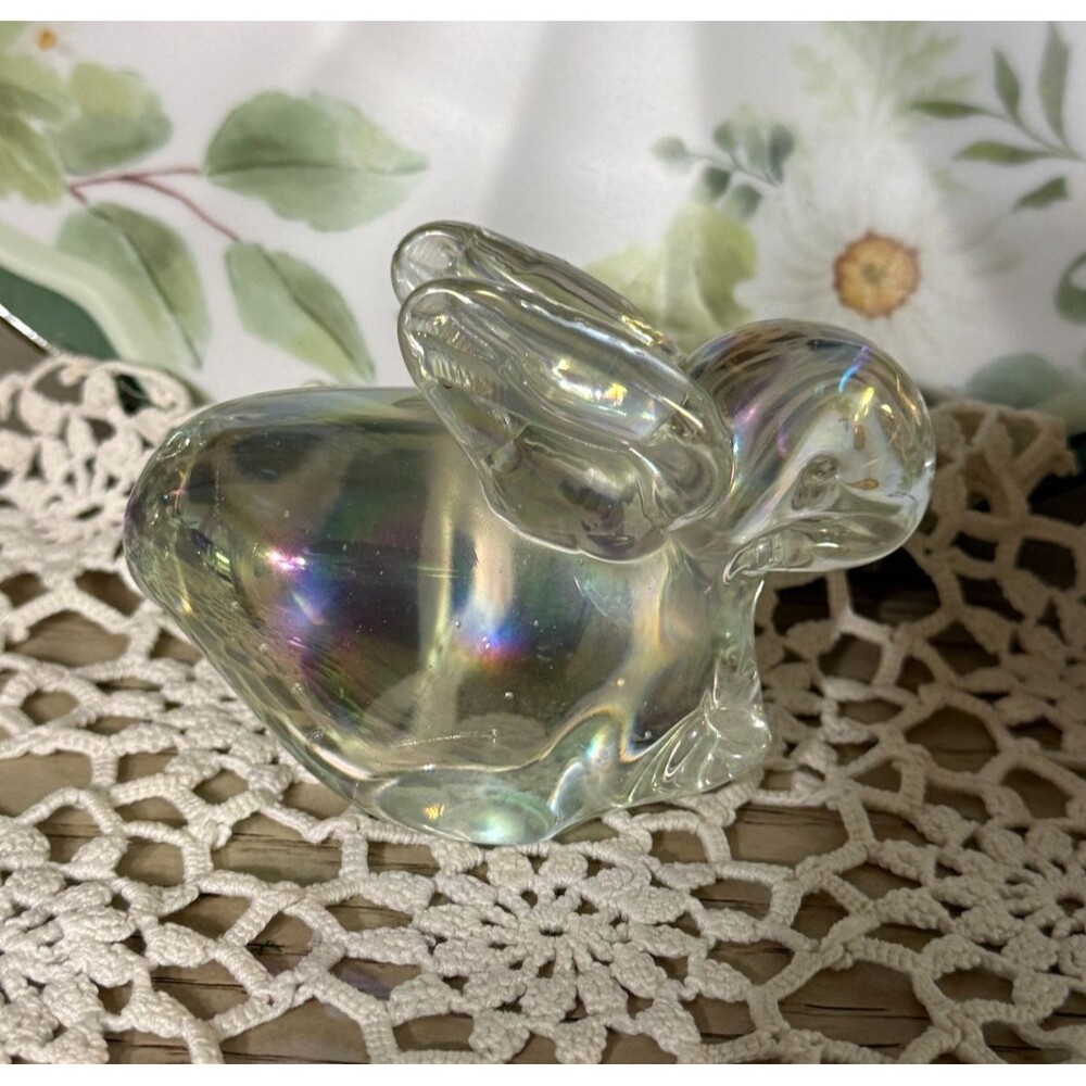 Bunny Figurine Iridescent Art Glass Vintage 4.5in